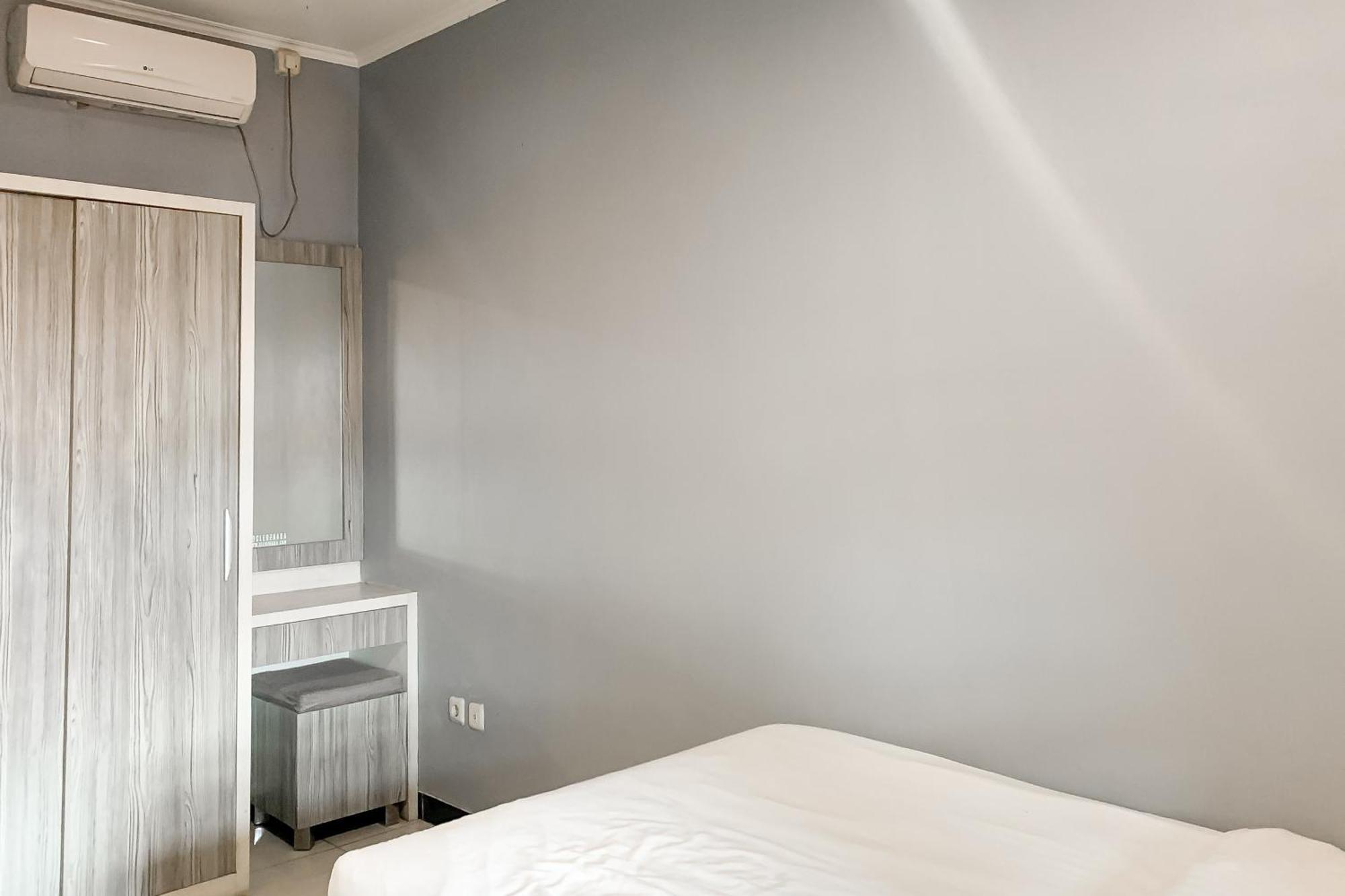 Karins Guesthouse Syariah Redpartner บันดุง ภายนอก รูปภาพ